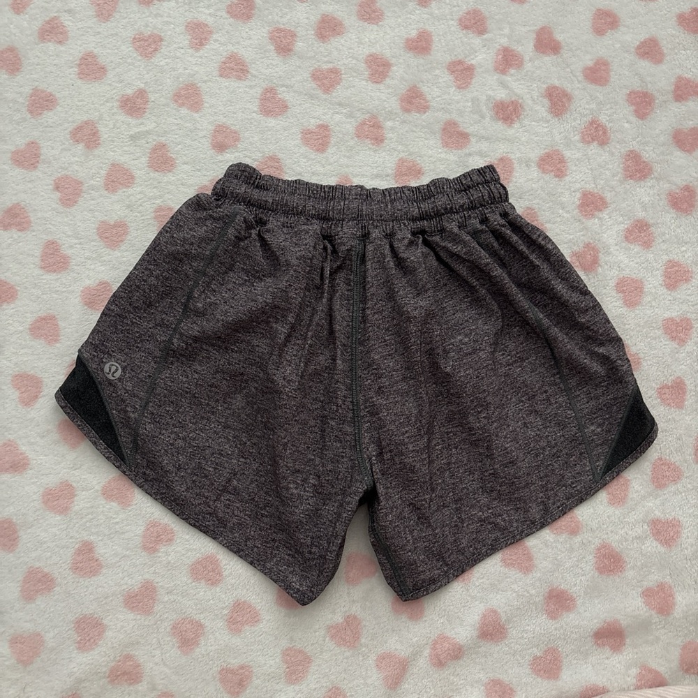 Lululemon hotty hot shorts grey size 2 low rise 4” inseam